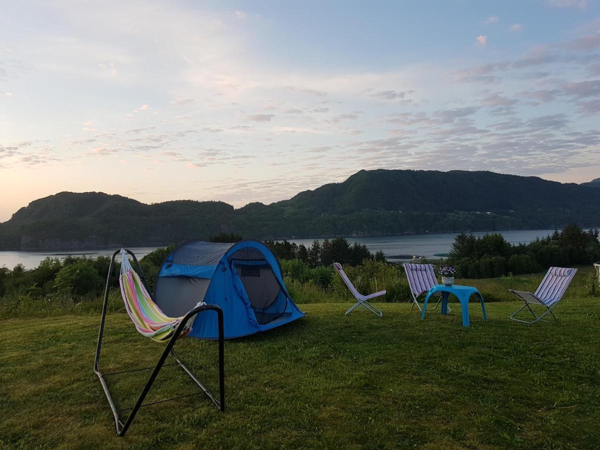 Leite Gard Near Atlantic Road In Hustadvika Lyngstad Bagian luar foto